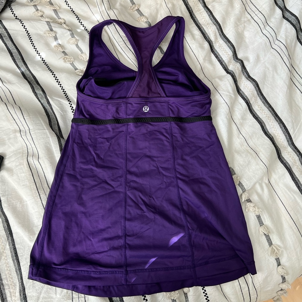 Lululemon top size 4